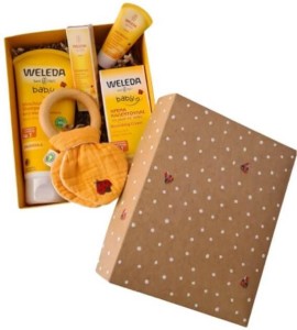 Weleda Baby Calendula Gift Set Κρέμα Αλλαγής Πάνας, 75+10ml, Σαμπουάν & Αφρόλουτρο, 200+20ml & Δώρο 1σετ