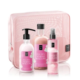 Lavish Care Fluffy Marshmallow Body Care Bag Gift Set Περιποίησης Σώματος με Fluffy Marshmallow Shower Gel Αφρόλουτρο, 500ml, Body Lotion Κρέμα Σώματος, 300ml, Sweet Clouds Mist, 200ml, 1τεμ & Νεσεσέρ, 1τεμ, 1σετ
