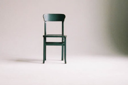 Η αθώα καρέκλα δεν είναι και τόσο αθώα